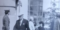 Fotografie făcută de Securitate: Una din arestările avocatului Vasilescu, în plină stradă, pe Bulevardul Lenin – acum 21 Decembrie 1989 Fotografie făcută de Securitate: Una din arestările avocatului Vasilescu, în plină stradă, pe Bulevardul Lenin – acum 21 Decembrie 1989